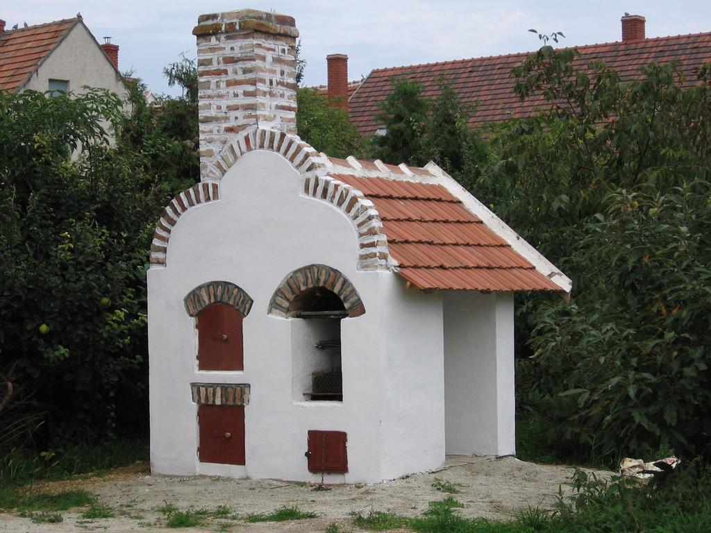 Pension Ovari Bük Exterior foto